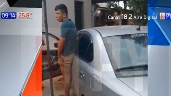 Policías presuntamente alcoholizados chocan contra una vivienda