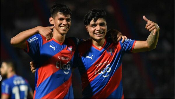 Cerro Porteño elimina a Curicó y ya piensa en el clásico