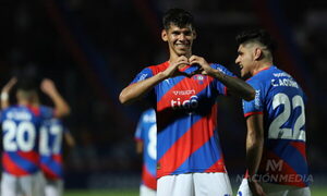 Cerro Porteño venció a Curicó y sigue peleando para llegar a la Libertadores