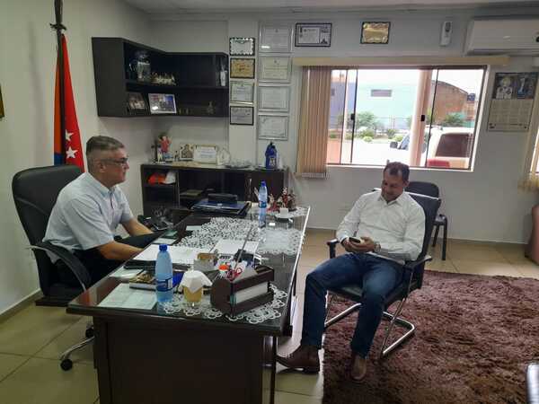Intendente recibió visita de candidato a senador por el departamento de San Pedro - Radio Imperio