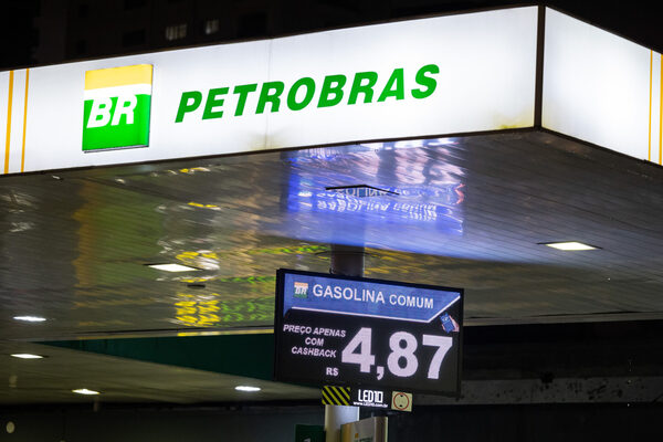 El Gobierno de Brasil anuncia una tasa de exportación al petróleo por cuatro meses - MarketData