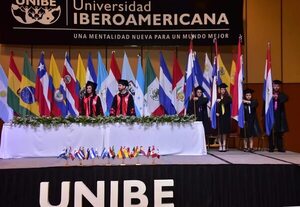 Más de 400 nuevos egresados de la UNIBE - Social Brand - ABC Color
