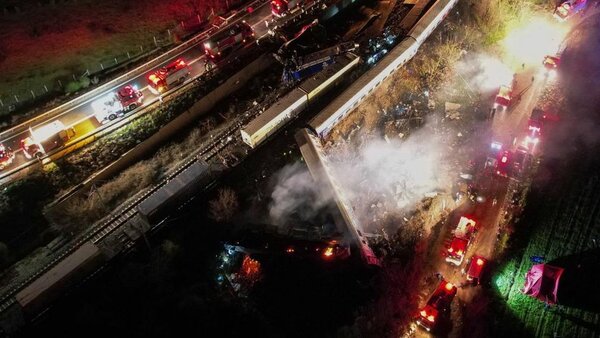 Choque de trenes deja más de 30 muertos y 85 heridos en Grecia - Megacadena — Últimas Noticias de Paraguay