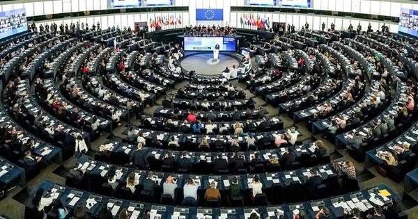 La Nación / Parlamento Europeo veta TikTok en dispositivos de su personal