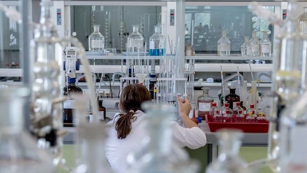Para FBI, el Covid-19 fue causado por un fallo en laboratorio de China