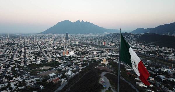La Nación / Tesla fabricará autos eléctricos en México con inversión de US$ 5.000 millones