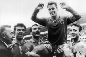 Falleció Just Fontaine, leyenda de Francia y máximo goleador del Mundial de 1958 - Megacadena — Últimas Noticias de Paraguay