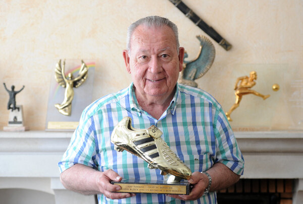 Versus / Muere Just Fontaine, el plusmarquista de goles en un mismo Mundial