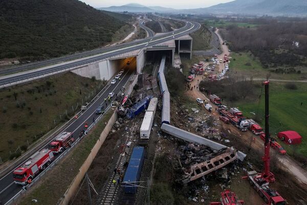 Accidente de trenes en Grecia deja al menos 36 muertos y decenas de heridos