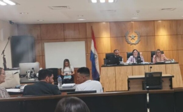 Tras varias chicanas y suspensiones, inicia juicio a feminicida
