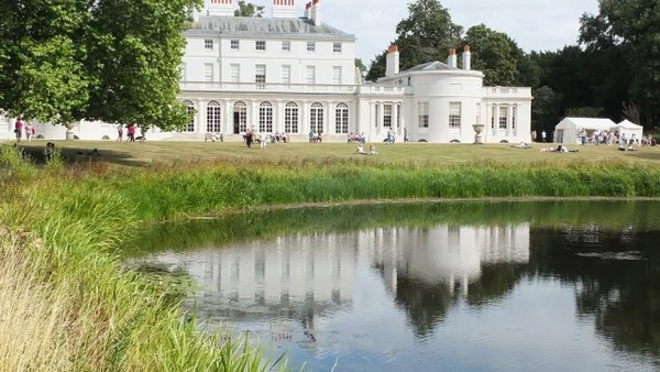 El Rey Carlos III, desalojó al príncipe Enrique y a Meghan de residencia otorgada como regalo de bodas