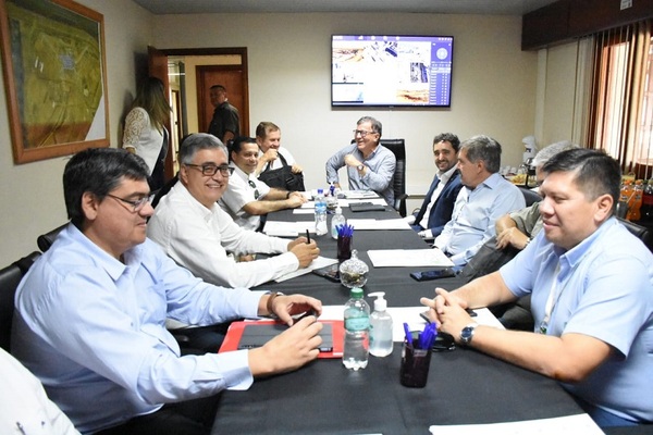 Directores ejecutivos de Yacyretá se reúnen con presidente de la ANDE