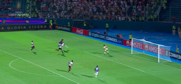 Versus / ¡Increíble! Las dos jugadas claras de gol que desperdició Marcelo Moreno Martins