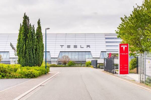 Tesla invertirá 5.000 millones de dólares en su nueva planta de autos en México - Revista PLUS