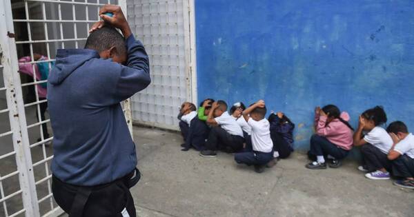 La Nación / Escuelas venezolanas realizan simulacros antitiroteos