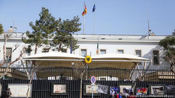 Irán expulsa a dos diplomáticos alemanes por interferir en asuntos internos