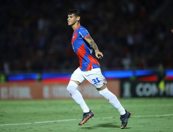 Robert Morales suma victorias en Cerro Porteño, tras su lesión - Unicanal