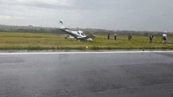 Pista mojada ocasiona accidente aéreo en el Aeropuerto Silvio Pettirossi