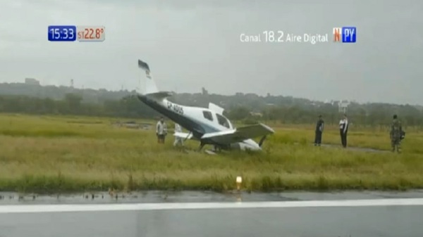 Reportan accidente aéreo en Silvio Pettirossi - Noticias Paraguay