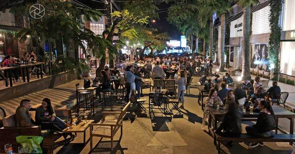 La Nación / Gastronómicos y comerciantes buscan que el microcentro funcione las 24 horas