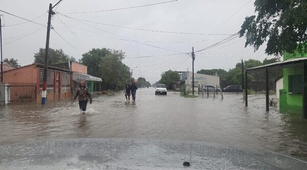 Pobladores de San Lázaro retornan gradualmente a sus hogares tras inundaciones - ADN Digital