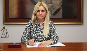 Grosero pedido de coima de fiscal: si no había dinero, quería parrilla o mesa para quincho - Noticiero Paraguay