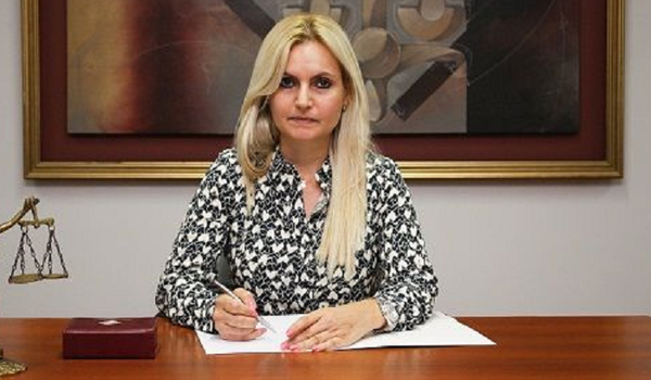 Grosero pedido de coima de fiscal: si no había dinero, quería parrilla o mesa para quincho - Noticiero Paraguay