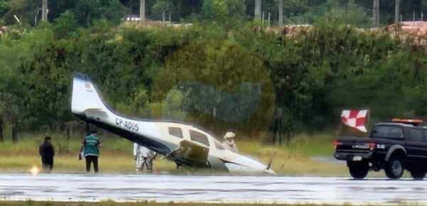 ¡Accidente aéreo: viento “tumbó” un avión!
