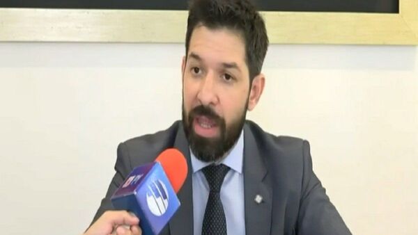 Fiscala Ana Girala pedía parrilla, mesa de lapacho y termos, dice agente