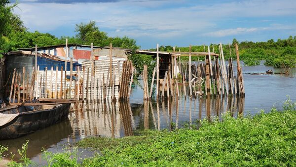 Río Paraguay provoca primeras evacuaciones en Concepción