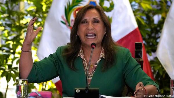 Boluarte recibe el bastón de mando de Fuerzas Armadas: "Las principales aliadas de la patria"