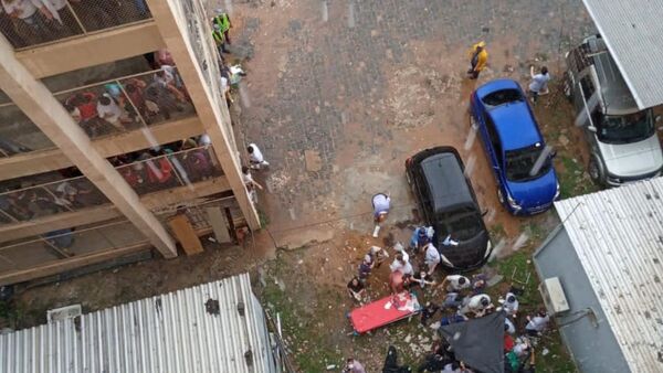 Hallan muerto a un señor en el predio de IPS y creen que pudo haberse tirado del octavo piso