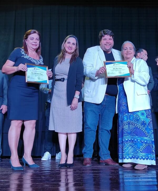 Entregan reconocimiento a ciudadanos destacados de Fernando de la Mora - Nacionales - ABC Color