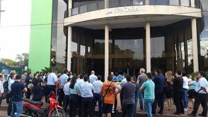 Ypacaraí: denuncian presunto descuento injustificado del salario de 200 trabajadores de una cooperativa - Nacionales - ABC Color