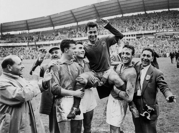 Muere Just Fontaine, máximo goleador en un Mundial y verdugo de Paraguay - Fútbol Internacional - ABC Color