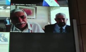 Reapareció Fernando Lugo en la primera sesión del senado