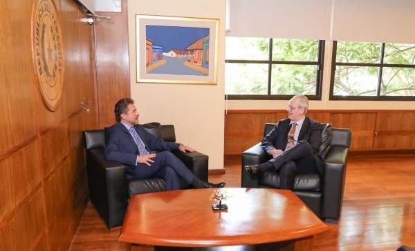 Embajador de Italia destaca oportunidades que ofrece el Paraguay para los inversores - La Clave