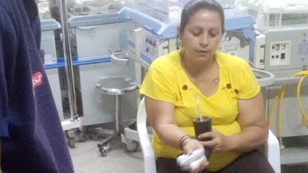 Pareja que se llevó a beba del hospital seguirá en la cárcel