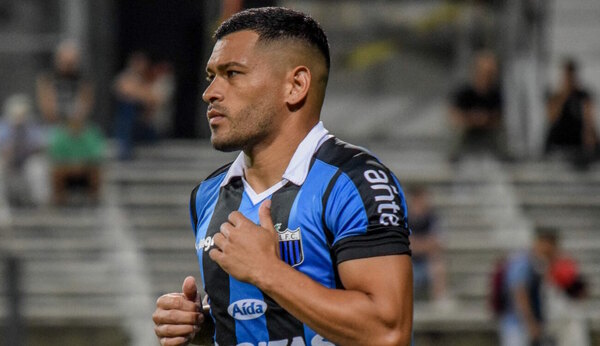 Versus / En Uruguay se rinden ante el nivel de Miguel Samudio