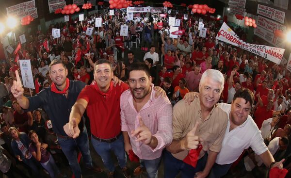Peña promete simplificar los trámites para acceder a la pensión de adultos mayores - El Trueno