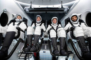 La misión Crew-6 de la NASA despega con éxito rumbo a la Estación Espacial Internacional - Revista PLUS