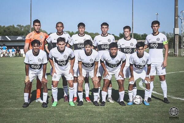 Cima de la Sub 18 teñida de blanco y negro - Fútbol - ABC Color