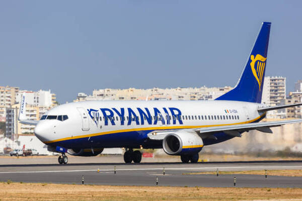 Ryanair transporta 10,6 millones de pasajeros en febrero, un 22% más que en 2022 - Revista PLUS