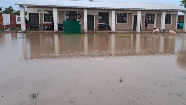 Pobladores de Puerto Casado, aislados a causa de las intensas lluvias