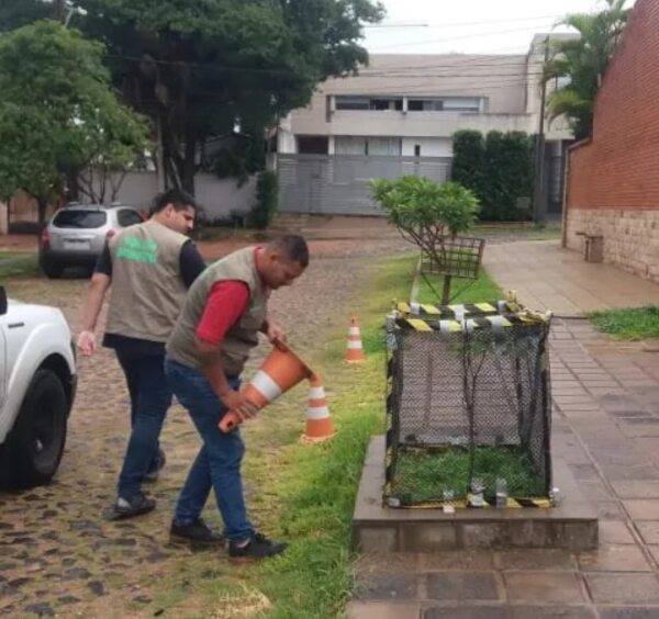 Retiran conos con clavos tras denuncia ciudadana en barrio residencial asunceno - Nacionales - ABC Color