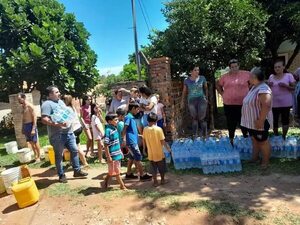 Caacupé: denuncian que candidato a gobernador aprovecha que pobladores no tienen agua para hacer campaña y afiliaciones - Nacionales - ABC Color