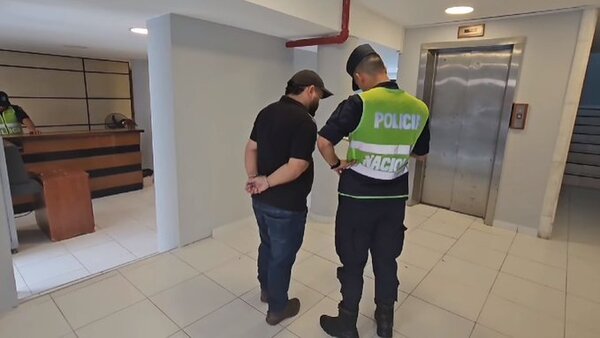 Policías y funcionarios de aduanas supuestamente pedían coimas en mercado de San Lorenzo » San Lorenzo PY