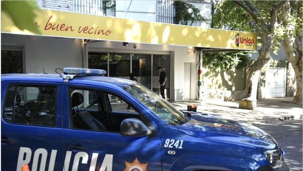 Atacan a balazos supermercado de suegros de Messi y amenazan a Lio