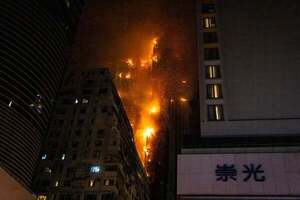Diario HOY | Espectacular incendio de un rascacielos en construcción en Hong Kong