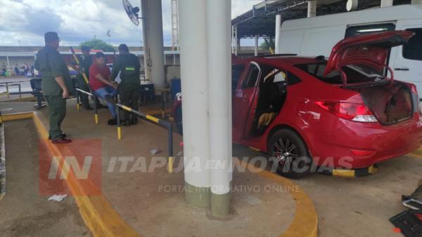 VEHÍCULO PARAGUAYO INCAUTADO CON DROGAS EN POSADAS - Itapúa Noticias